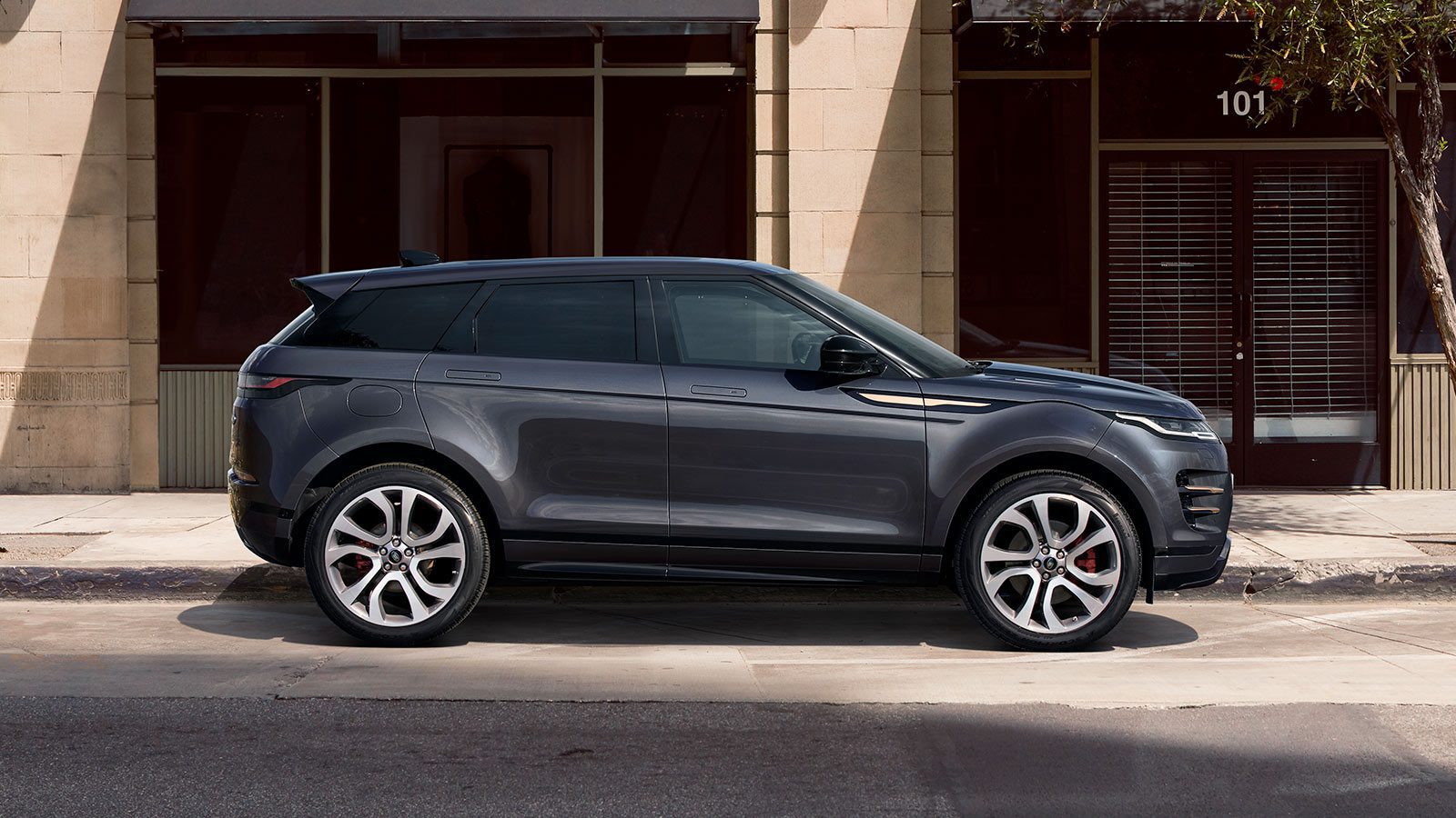 1652179283-range-rover-evoque-side.png